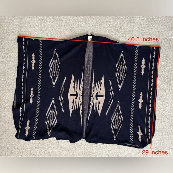 Francesca’s oversized square poncho cardigan, blue aztec pattern (size OS) - Picture 7 of 10
